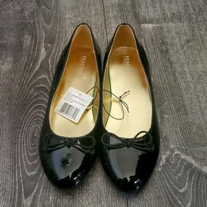 NEW Kenneth Kole Reaction Black Patent Flats